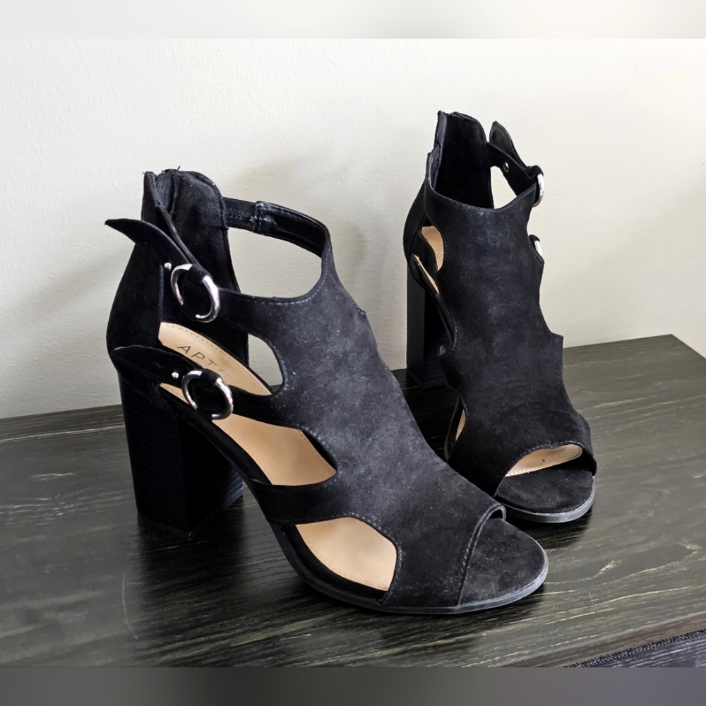 Apt. 9 Integrity Black High Heels NIB Suede Sandals